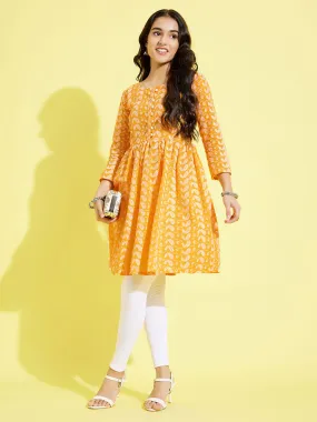 VASTRAMAY Girl's Orange Pure Cotton Chikankari kurta With Leggings Set